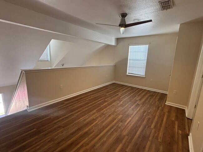 Building Photo - 4434 Gearhart Rd