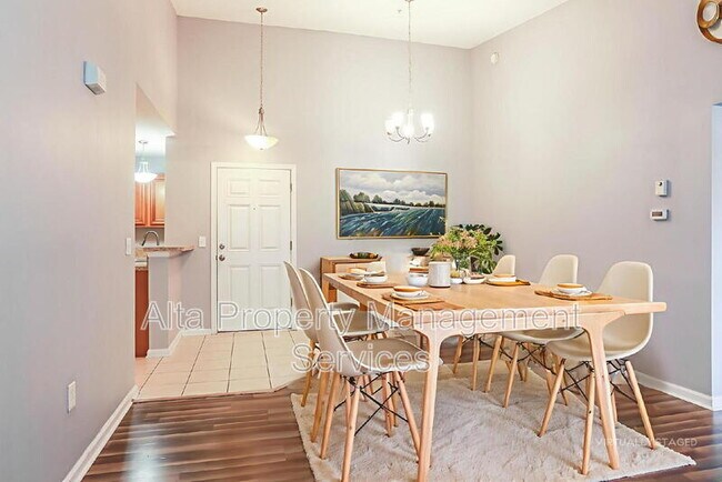 Building Photo - 6860 Skaff Ave