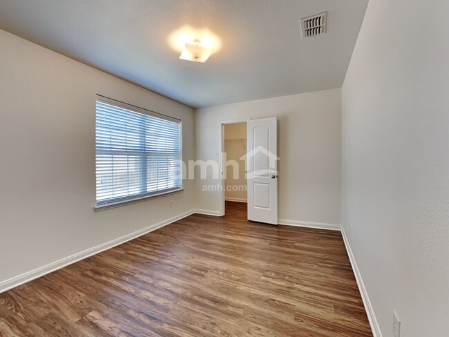 Building Photo - 9210 Bald Cypress St