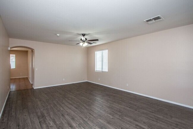 Building Photo - 5Bedroom/3Bath San Tan Vally Home!