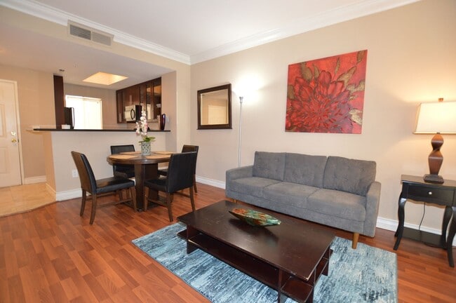 Building Photo - Meridian STUDIO Condo Fully Furnished w/Ma...
