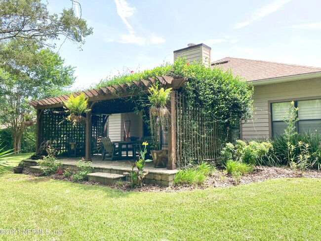 Building Photo - 8699 Canopy Oaks Dr