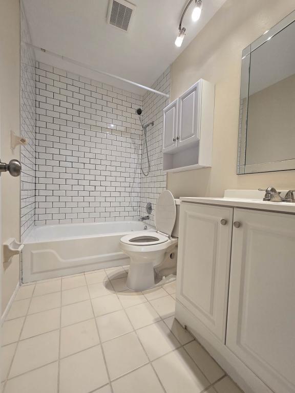 Building Photo - 1232 Woodridge Ct