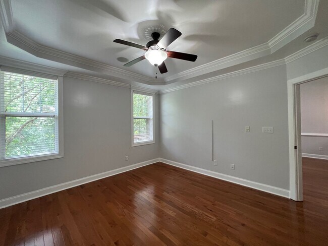 Building Photo - Gorgeous 3 Bed 2.5 Bath Home in Fayetteville