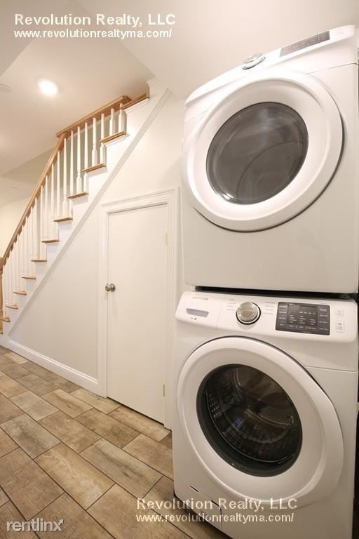 Building Photo - 3 br, 2 bath  - 15 Kenilworth St Apt 2R