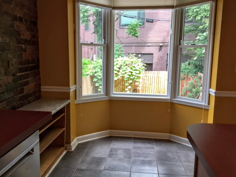 Building Photo - 140 Tennessee Ave NE