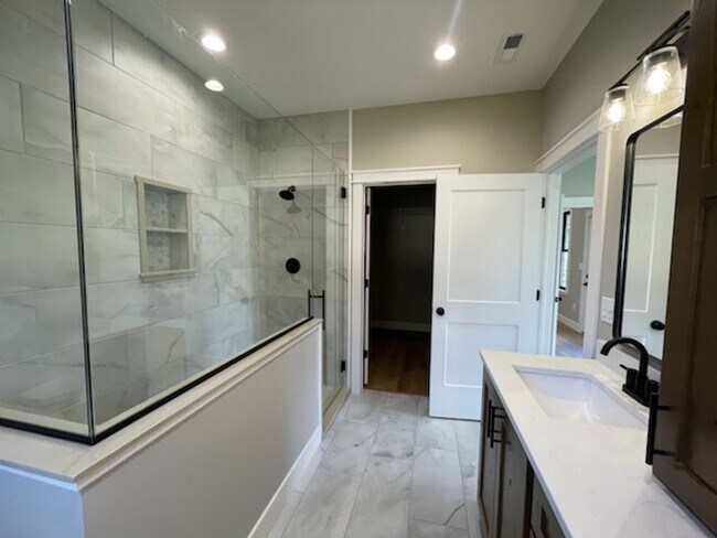 Building Photo - New Construction 3bd/2ba duplex Available ...