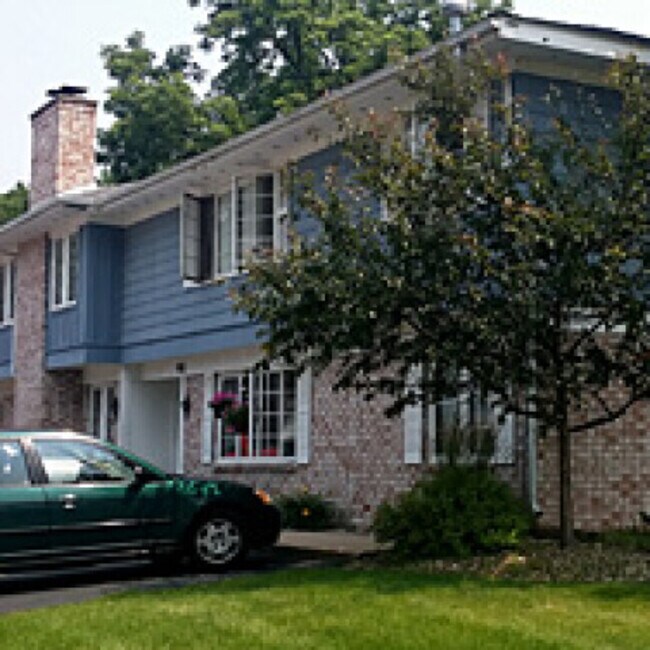 Coach Lamp Apartments 1402 1402 32nd St NE Cedar Rapids IA 52402 Apartment Finder