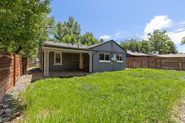Building Photo - Recently Updated Home in Prime Sunnyside Neighborhood!