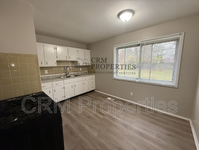 Building Photo - 3156 Dequincy St