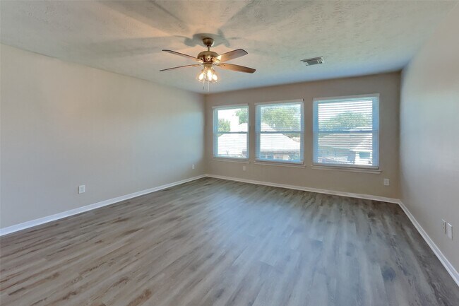 Building Photo - 17903 Timber Crossing Ln