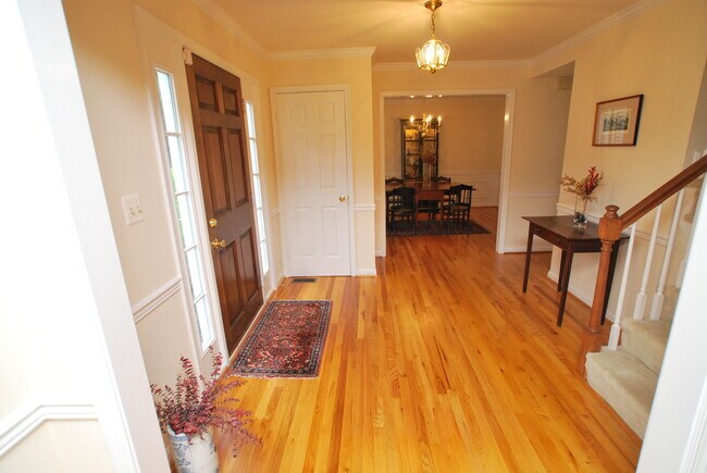Building Photo - 15216 Falconbridge Terrace