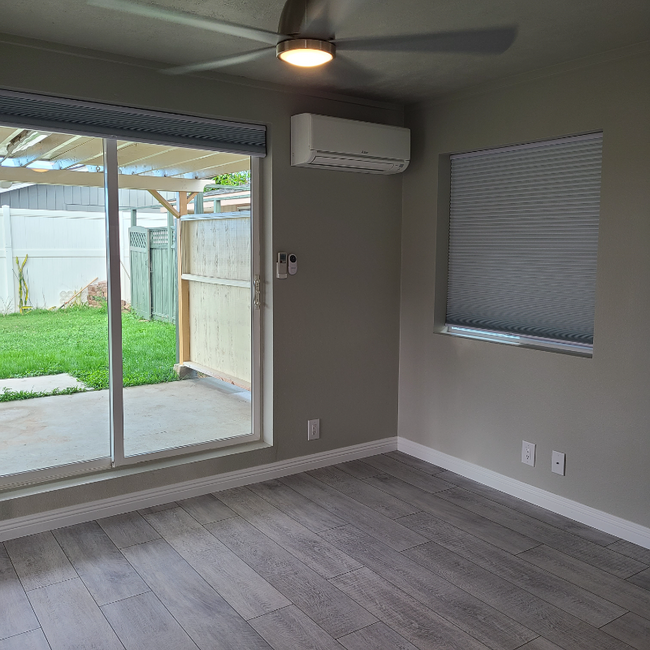 Building Photo - 256 S Papa Ave