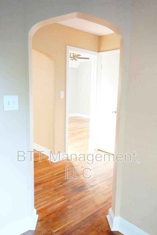 Building Photo - 7905 Flower Ave
