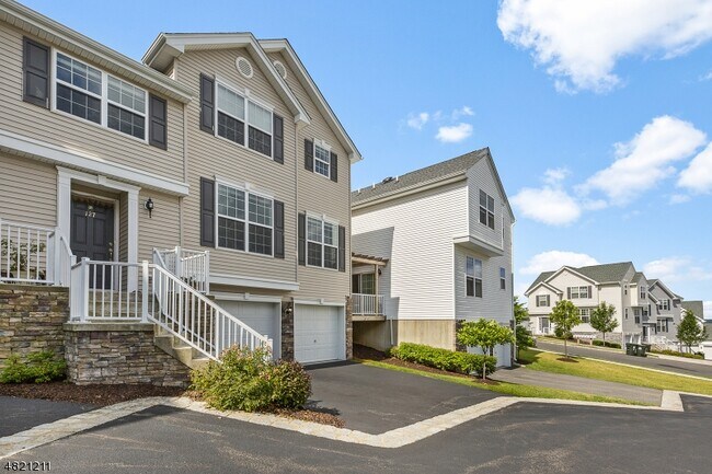 Building Photo - 127 Sowers Dr