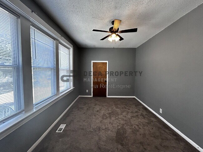Building Photo - 1555 Salerno Dr