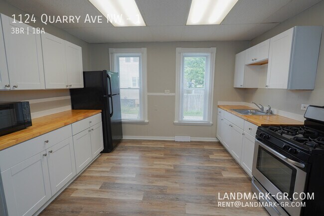 Building Photo - 1124 Quarry Ave NW