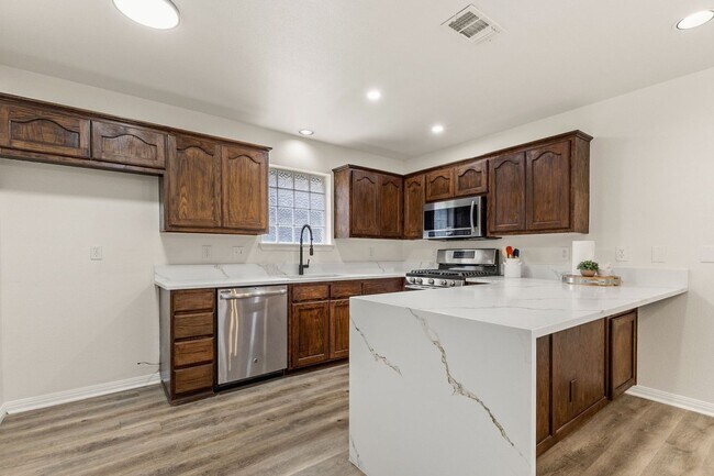 Building Photo - Stylishly Updated Living in the Heart of N...