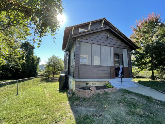 Building Photo - 5920 Chillum Plz NE