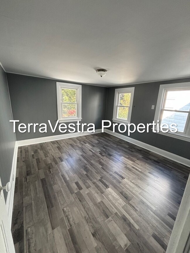 Building Photo - 3 Bed in Salem. Eligible for $500 Security Deposit.