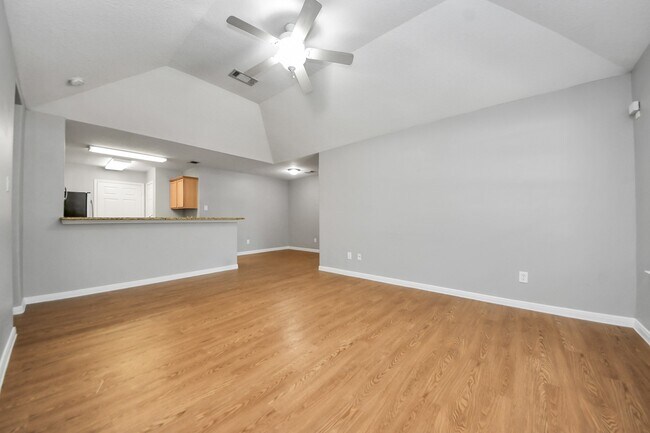 Building Photo - 1324 S Johnson St