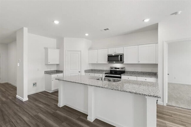 Building Photo - 1828 Sandlin Dr