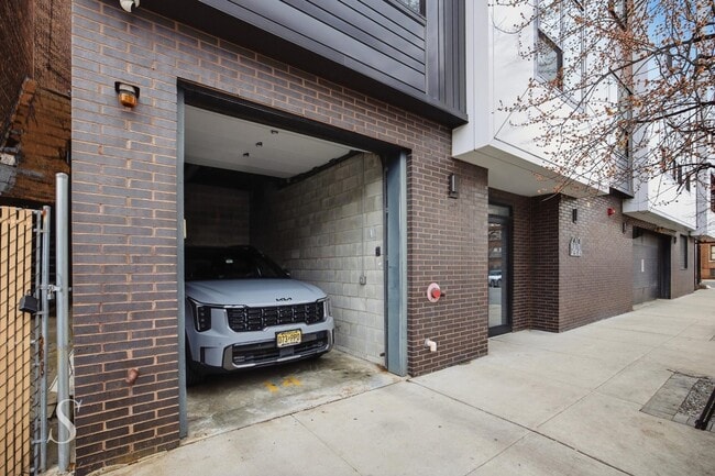 Building Photo - 6401 Park Ave