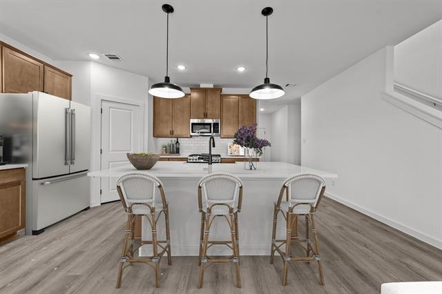 Building Photo - 2213 Maple Cir