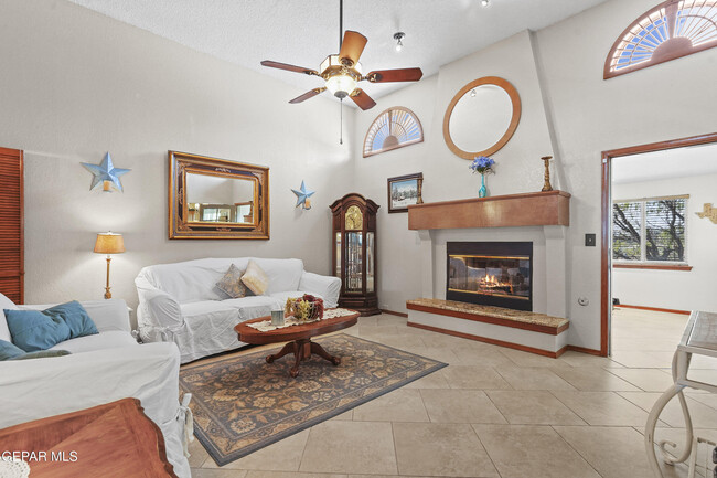 Building Photo - 851 Dulce Tierra Dr