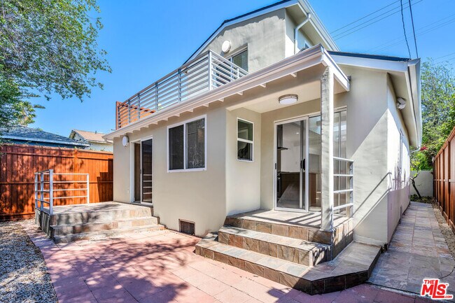 Building Photo - 825 San Miguel Ave