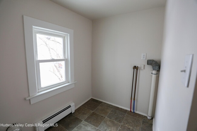 Building Photo - 180 Broadway