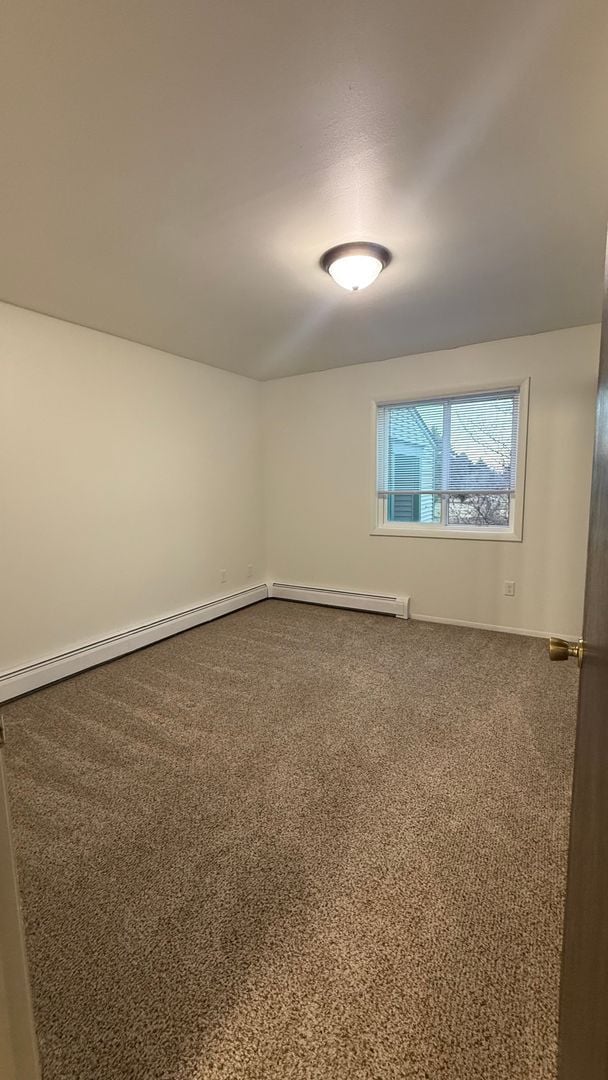 Building Photo - Lower 2-Bedroom | Heat Included & Fully Renovated