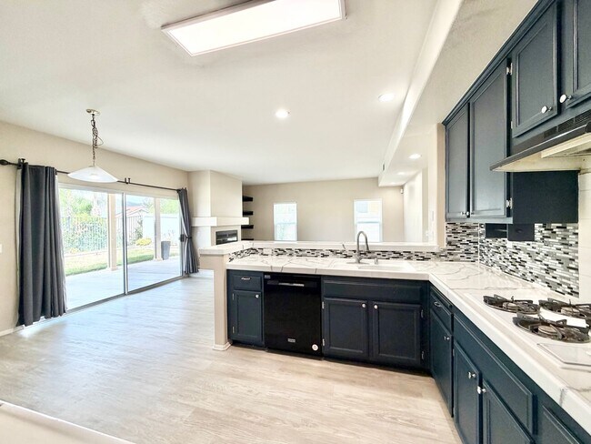 Building Photo - Spacious Rancho Highlands Home | 3 Bed + Den + Bonus Room & 3-Car Garage