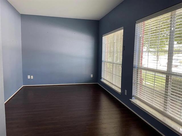 Building Photo - 1233 McMahan Dr