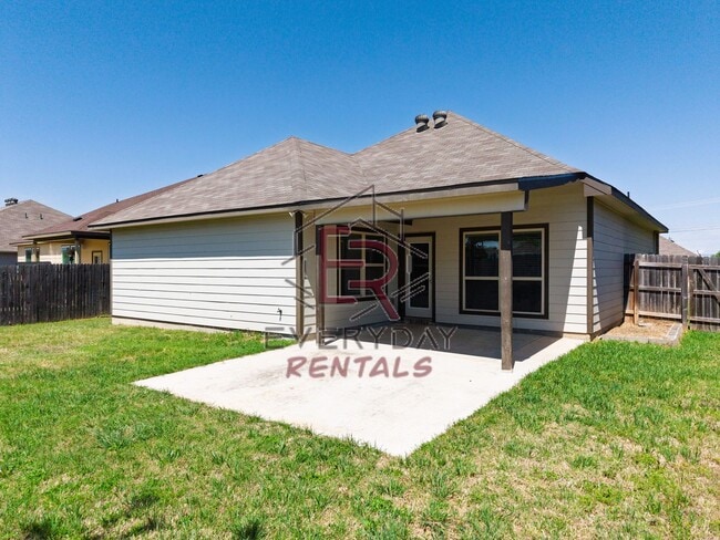 Building Photo - 3 bedroom 2 Bath home in Yowell Ranch
