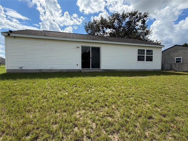 Building Photo - 45 Hickory Track Way