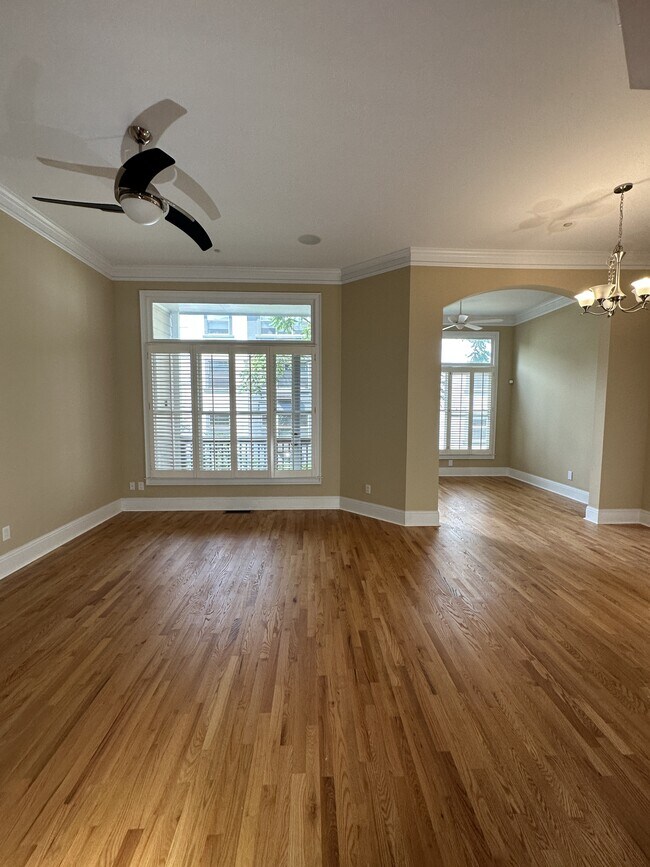 Building Photo - 1041 Emory Parc Pl