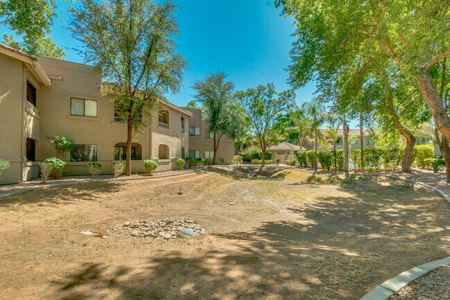 Building Photo - 15225 N 100th St