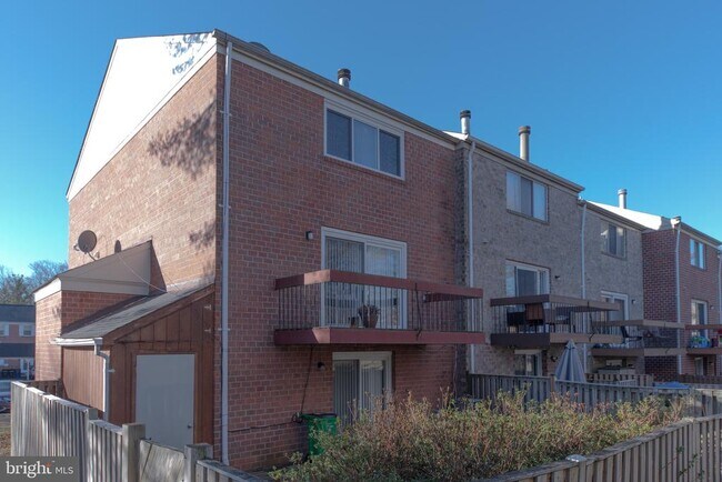 Building Photo - 10742 Cordage Walk