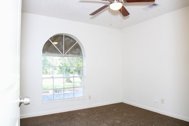 Building Photo - 1131 Gifford Rd