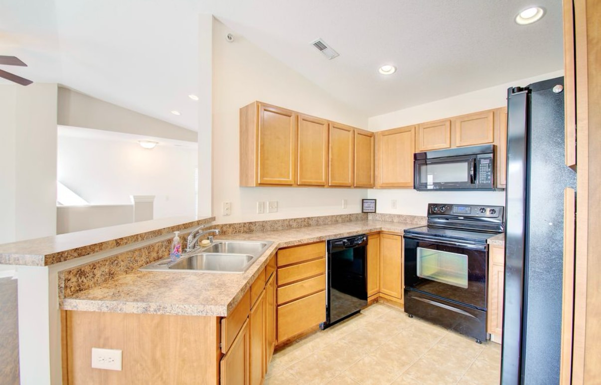 Building Photo - 2223 Rolling Hills Dr