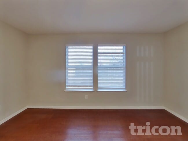 Building Photo - 2057 Wildwood Dr