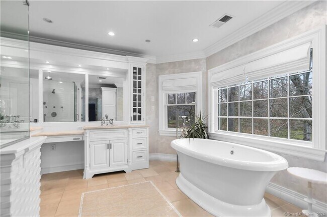 Building Photo - 46 Burr Farms Rd