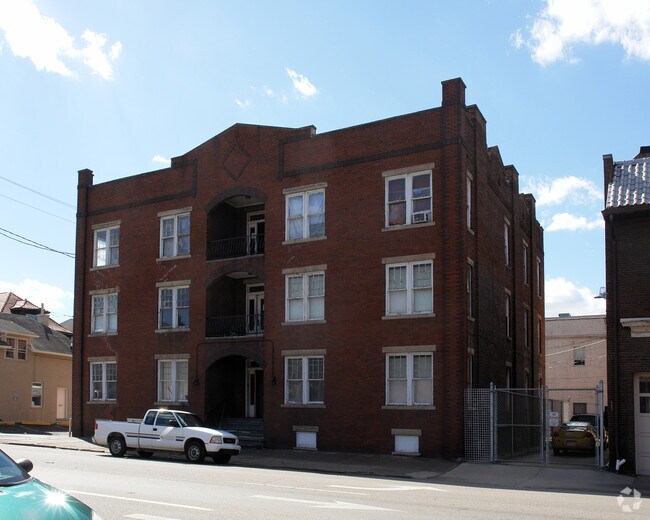 Primary Photo - 419 4th St