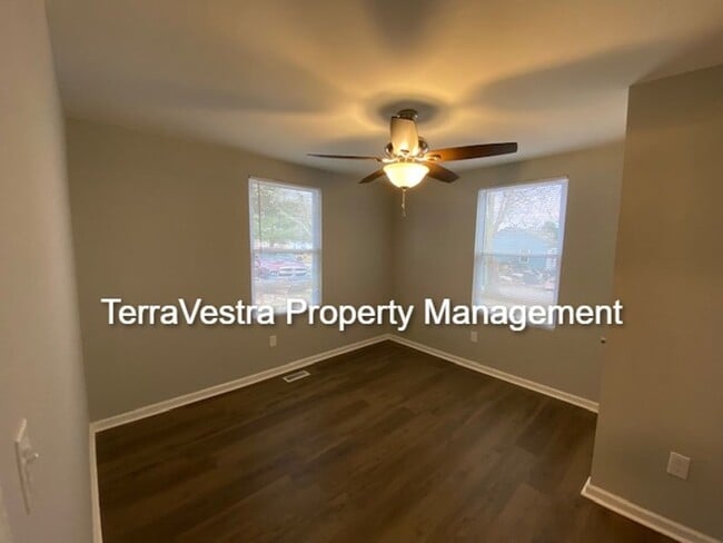Building Photo - 3 Bed Single Family in Upper Deerfield!
