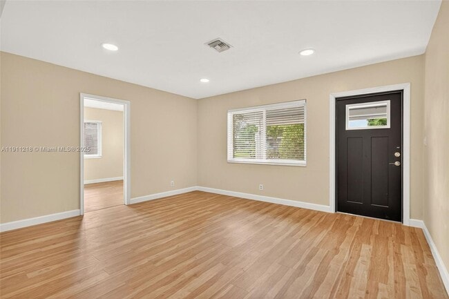 Building Photo - 4820 NE 1st Terrace