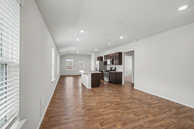 Building Photo - Beautiful Home in The Links at River Bend | Golf Course Community Living