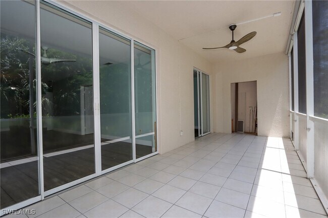 Building Photo - 14801 Park Lake Dr