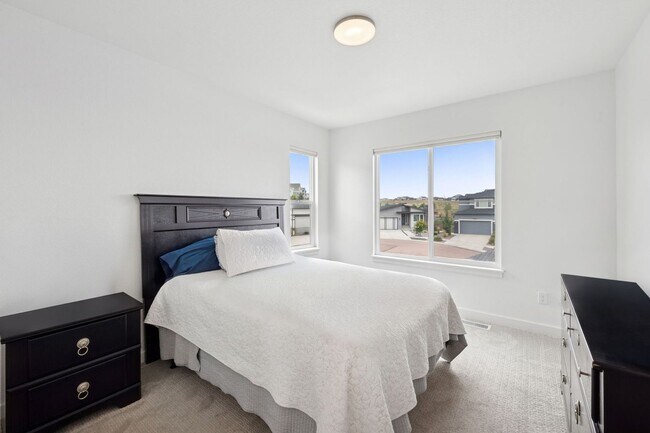 Building Photo - Absolutely Gorgeous Cordera Home