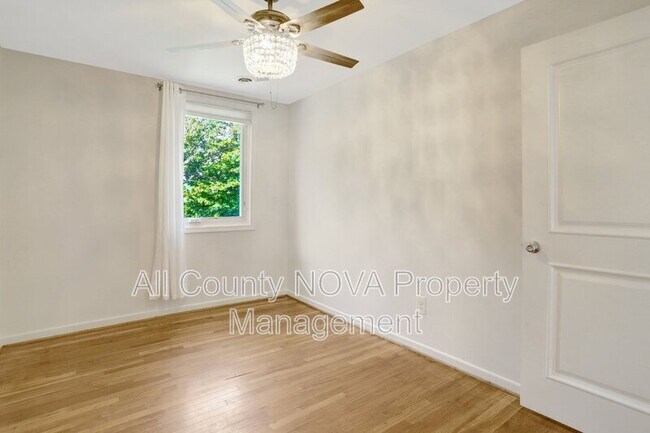 Building Photo - 3353 Ardley Ct